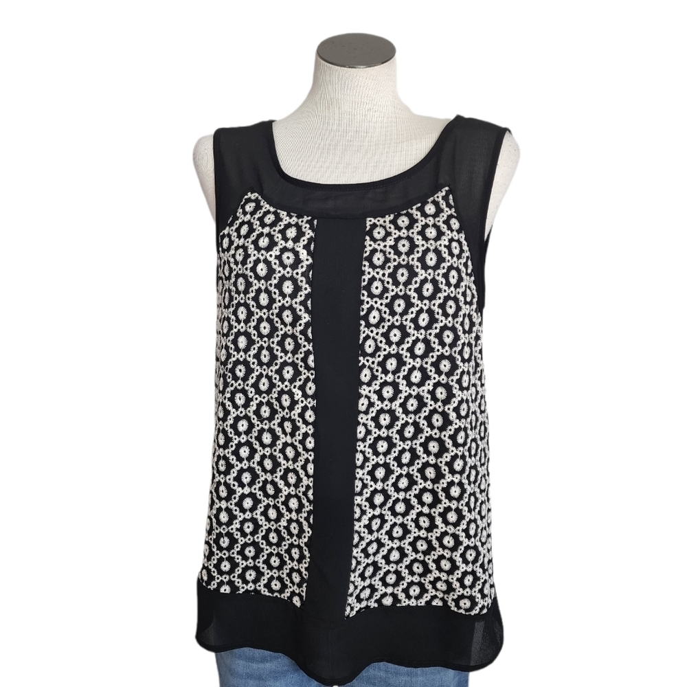 Halo Embroidered Front Sheer Back Zip Back Sleeveless Black & White Top Size M